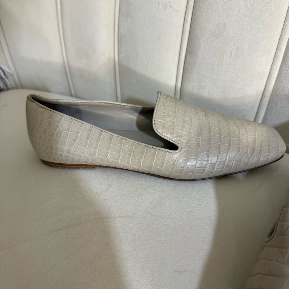 Vince Cream Size 7.5 Clark Square-Toe Croc-Embossed Leather Loafer - Picture 5 of 11